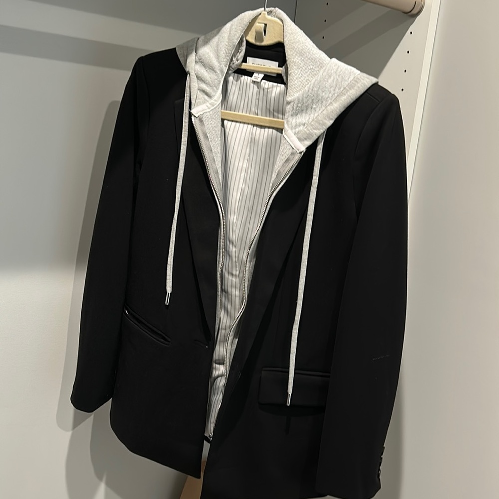 Evereve Black Blazer with gray sweatshirt attachment-Small